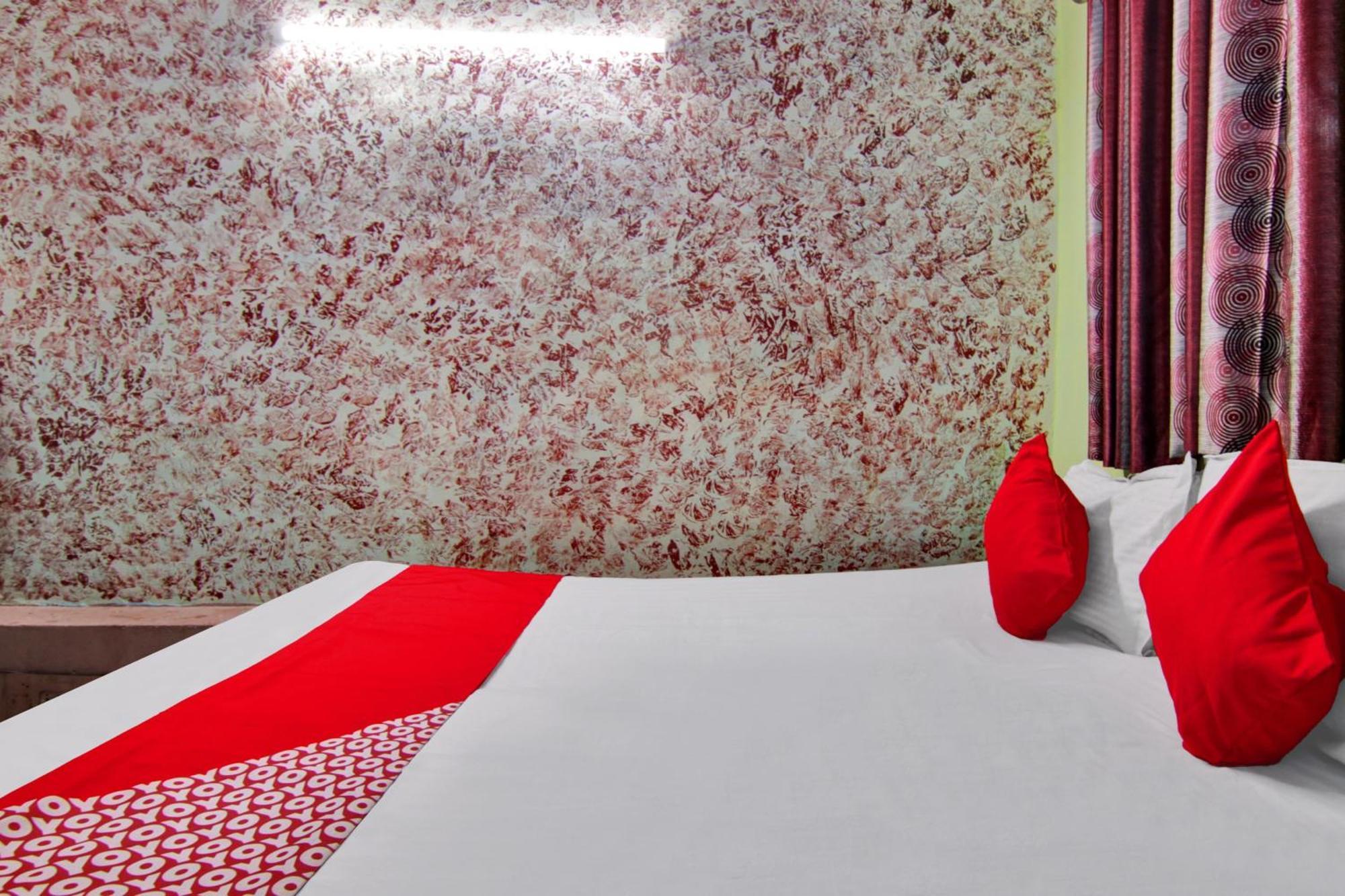 Oyo Flagship 81167 Hotel Swagat Dx Yeni Delhi Dış mekan fotoğraf